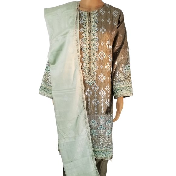 Large Pakistani Fancy Embroidered Jacquard Cotton Broshia Banarsi Shalwar Kameez - Picture 6 of 13